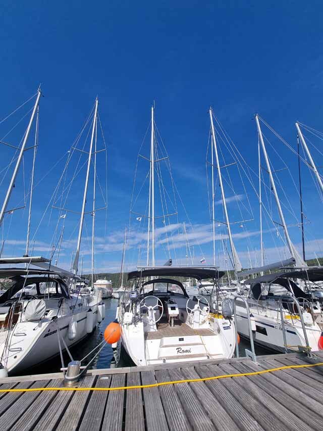 Bavaria Cruiser 46 - 4 cab. Romi